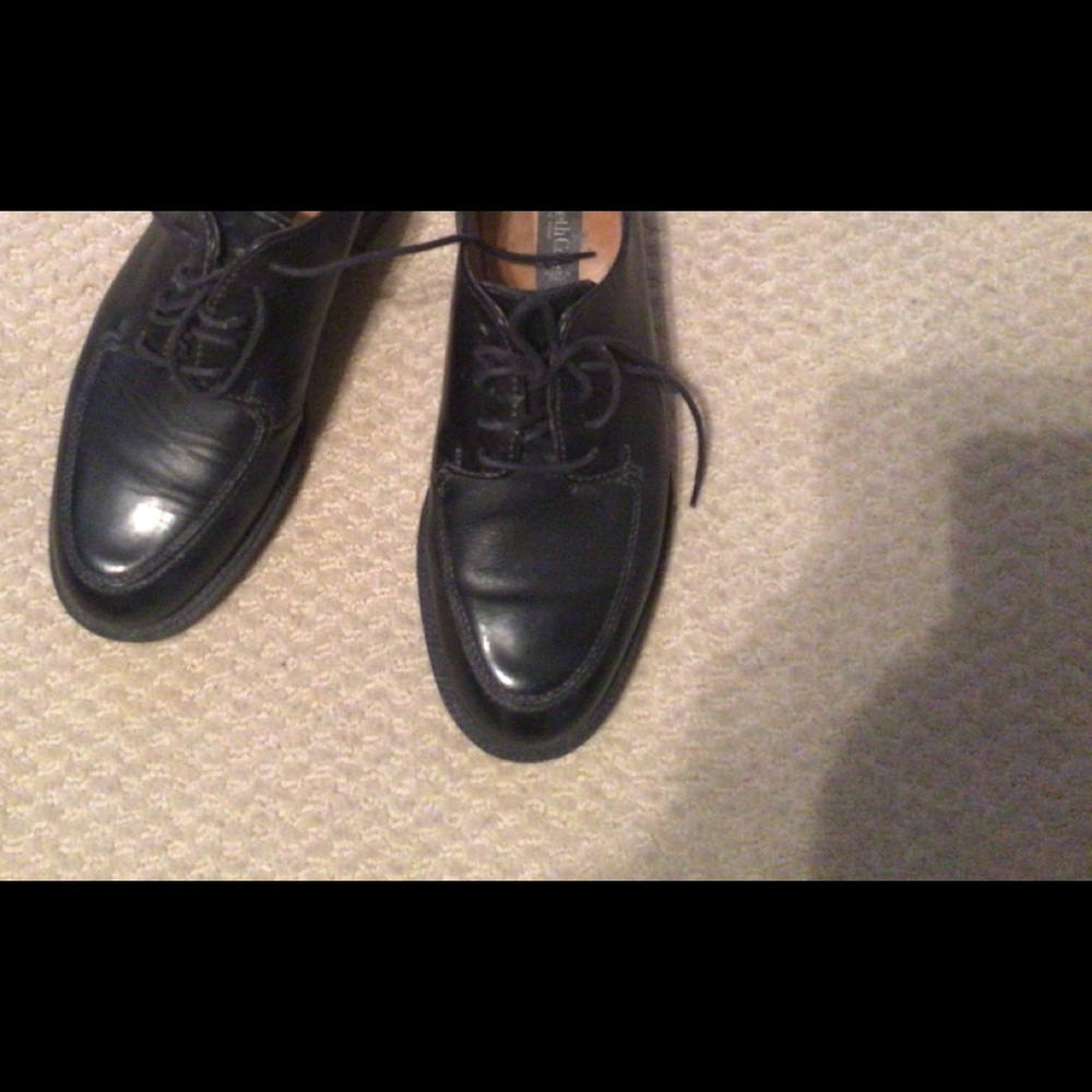 Mens shoes, size 10 1/2, Black Leather